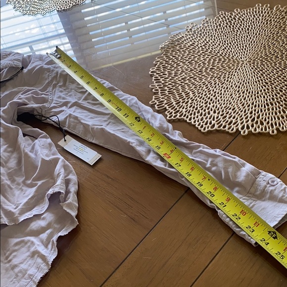 Zip front Top - Picture 2 of 7